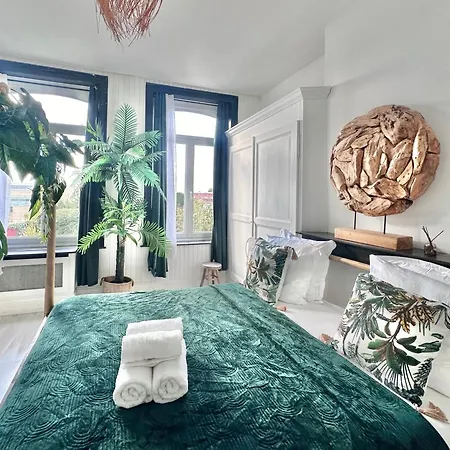 06 - Malibu Style, Private Close To Train Station, Tourcoing