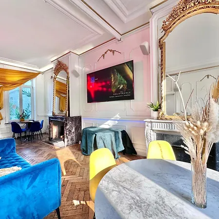 06 - Malibu Style, Private Close To Train Station, Tourcoing